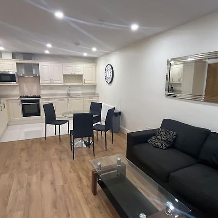City Beach Gem 5 Adult Spaces Plus Child Dublin Eksteriør billede